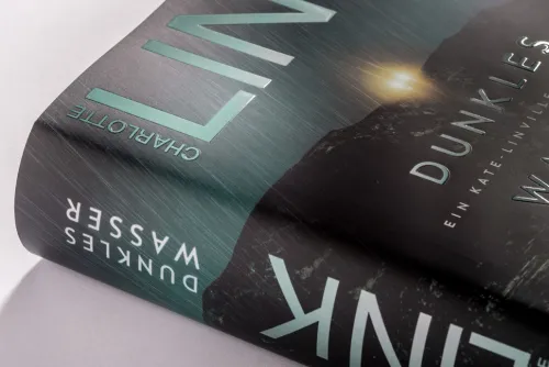 Dunkles Wasser*Blanvalet Verlag Hot