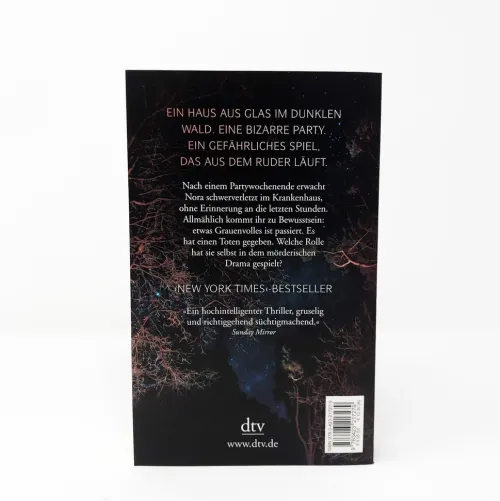 dtv Verlagsgesellschaft Psychothriller*Im dunklen, dunklen Wald
